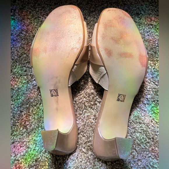 Anne Klein tan sandals with heel, Size 7.5 - Picture 5 of 7